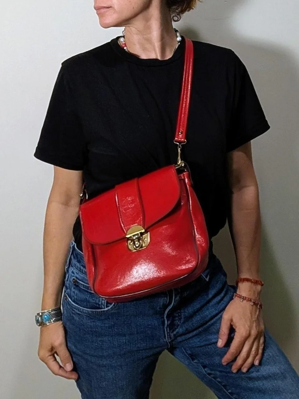Vintage cherry red leather crossbody purse with brass turn-lock closure ❤️ No br
